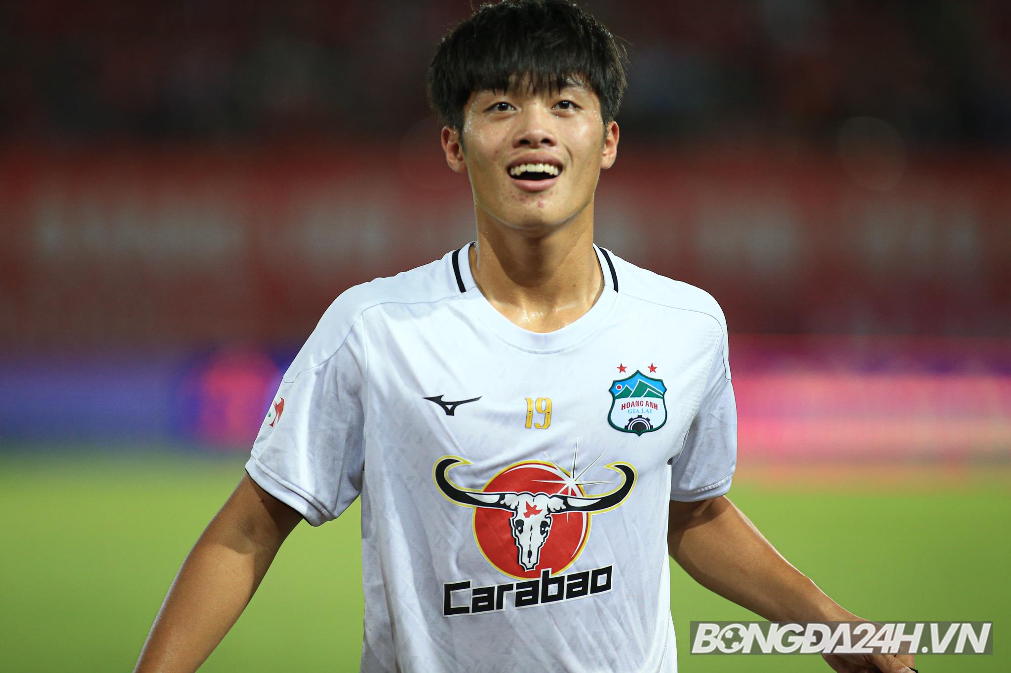 Quốc Việt và gia đình tại SVĐ Lạch Tray 4/6 Quoc Viet va gia dinh tai SVd Lach Tray 4/6