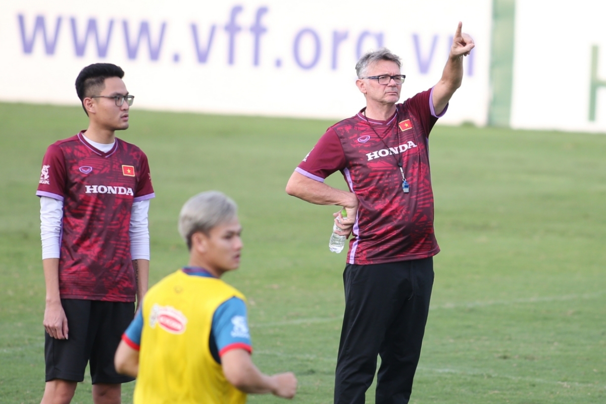 Dàn sao tuyển Việt Nam chia sẻ khó khăn chiến thuật 1