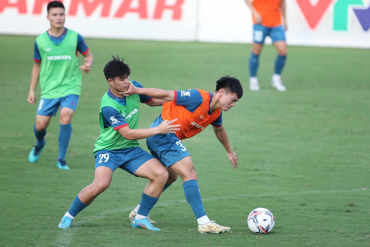 ĐT Việt Nam chia tay thêm một cầu thủ 2