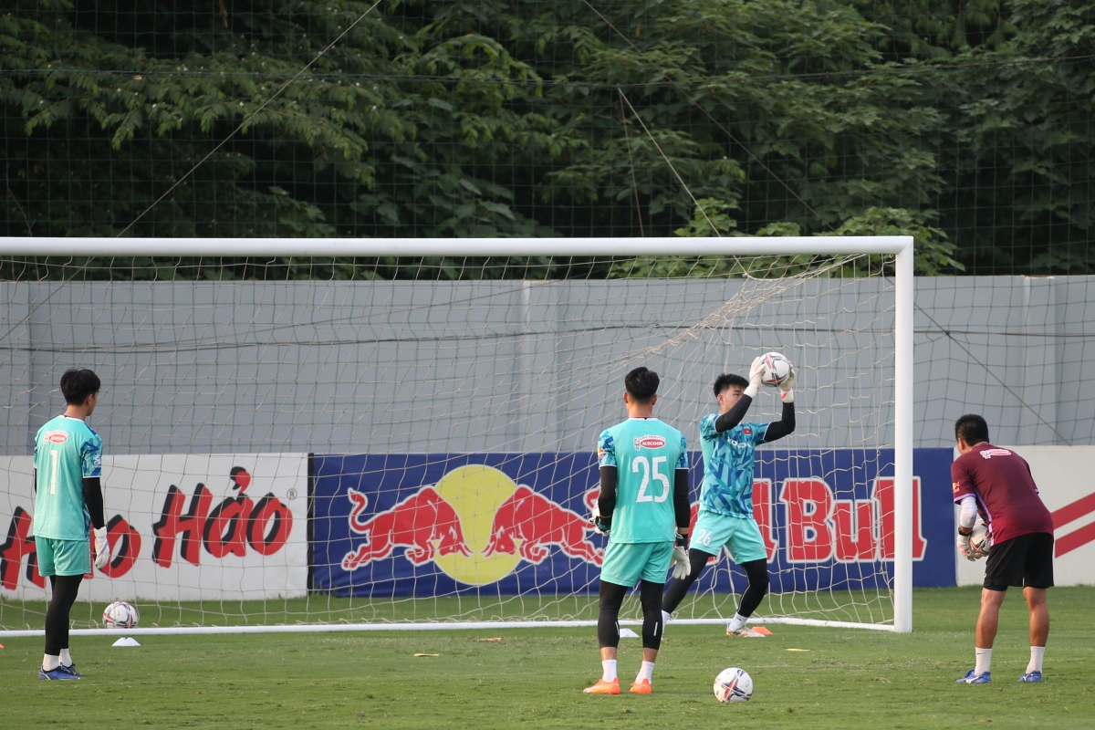 ĐT Việt Nam chia tay thêm một cầu thủ 5