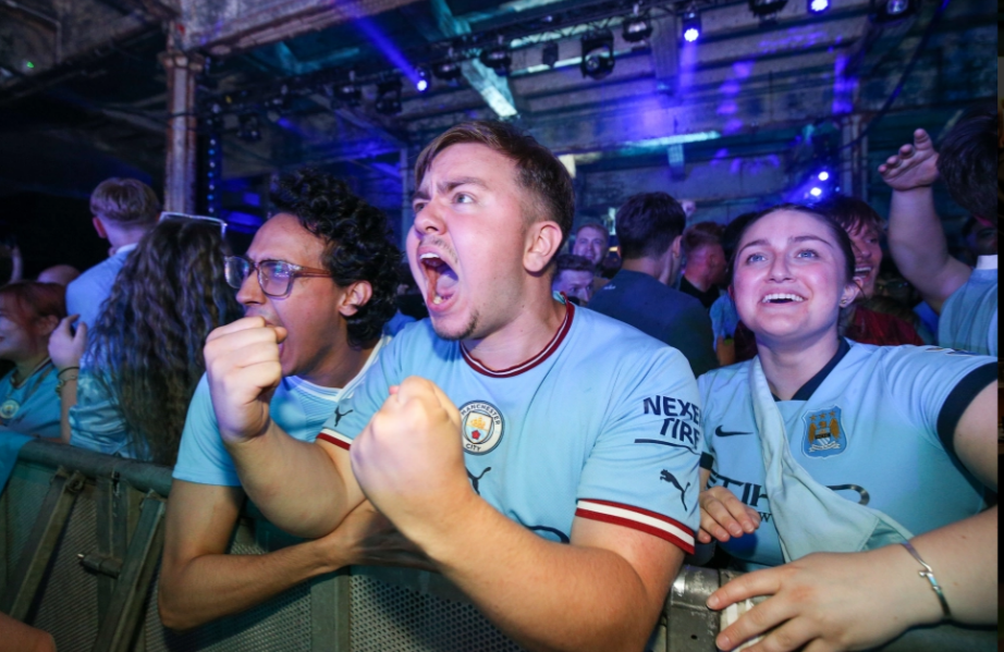 CdV Man City an mung chuc vo dich C1