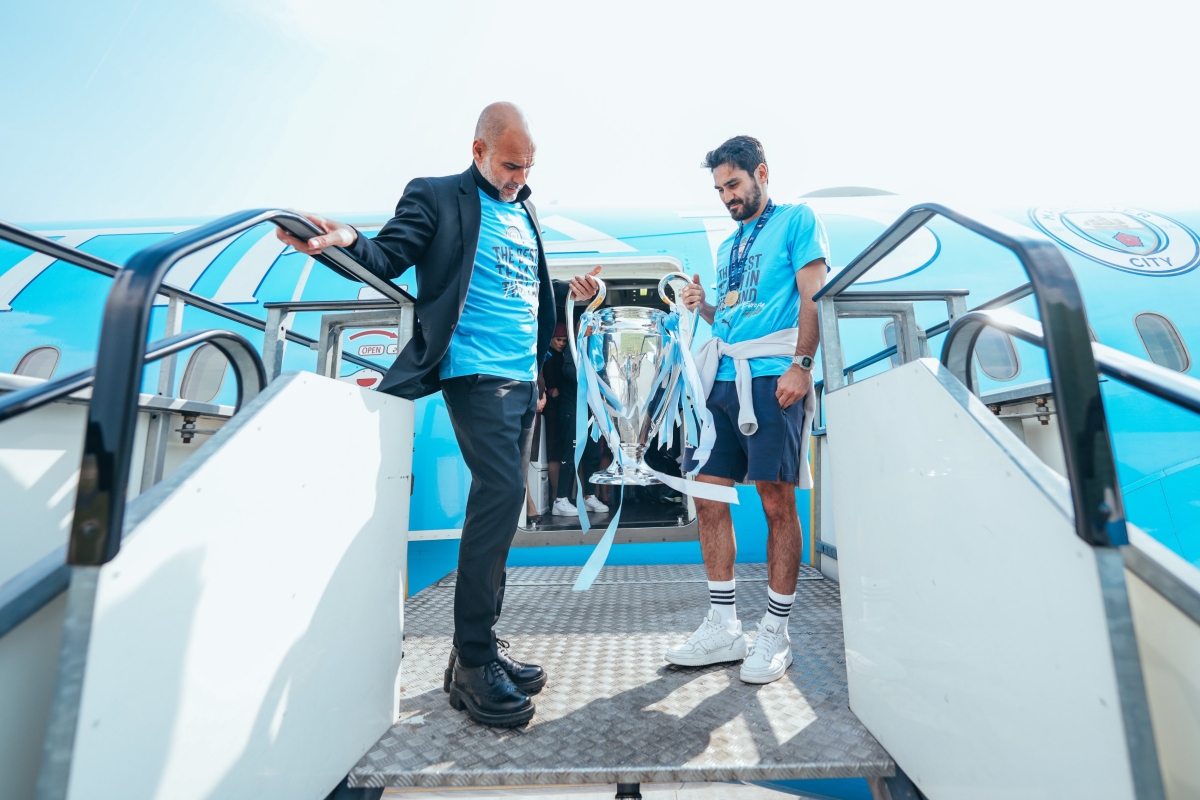 Man City tro ve sau chuc vo dich Champions League