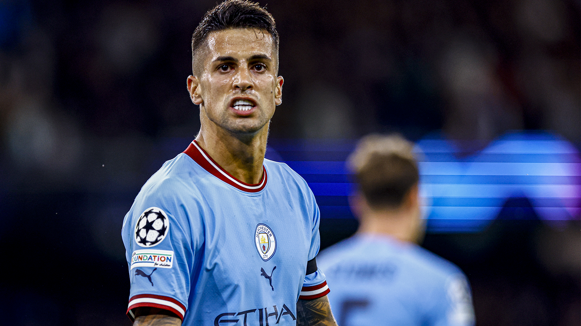 Cancelo trong mau ao Man City