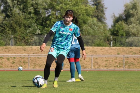 Thu mon dT nu Viet Nam tang cuong luyen tap