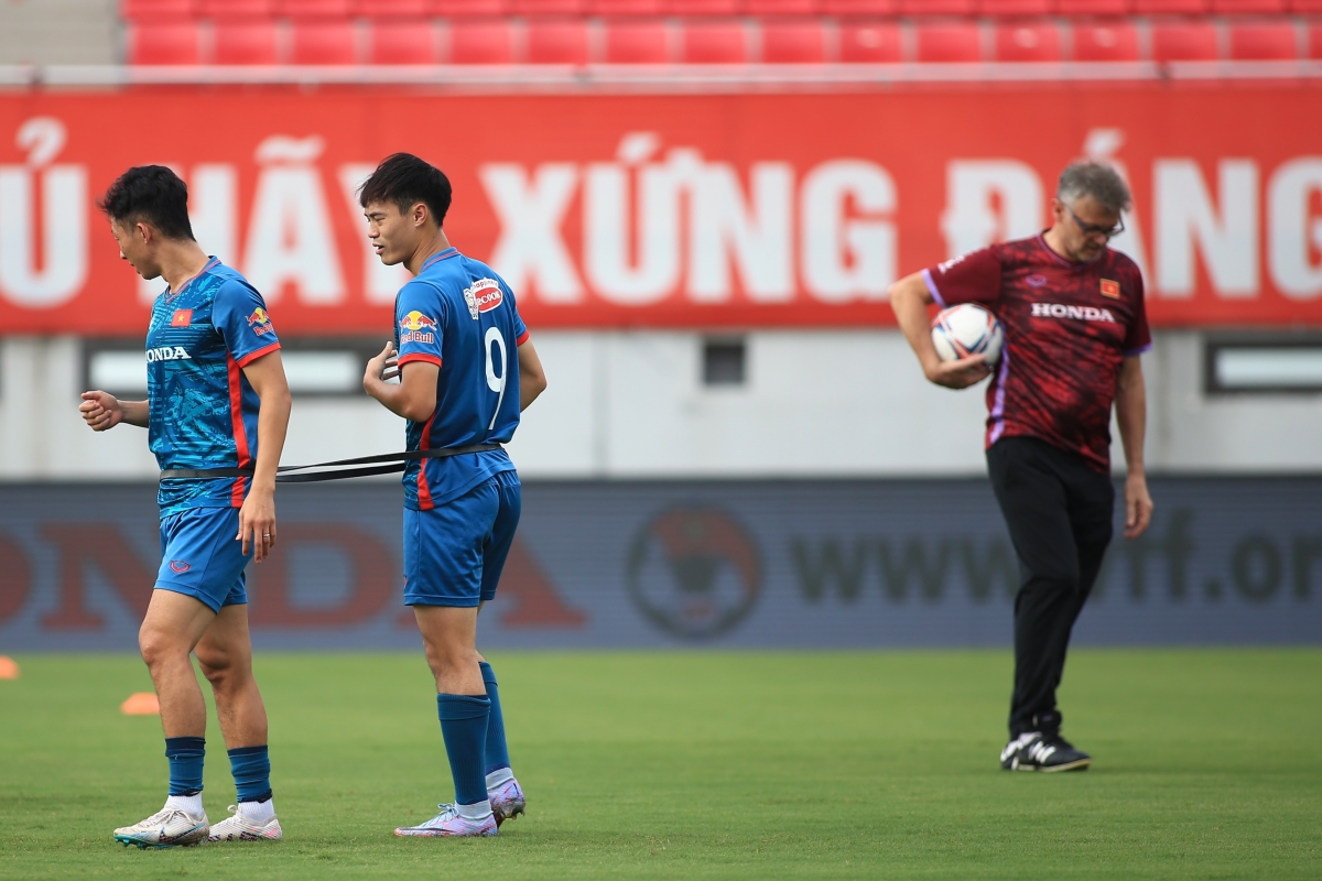 Công Phượng, Quang Hải quyết chứng tỏ mình trước Hồng Kông 10