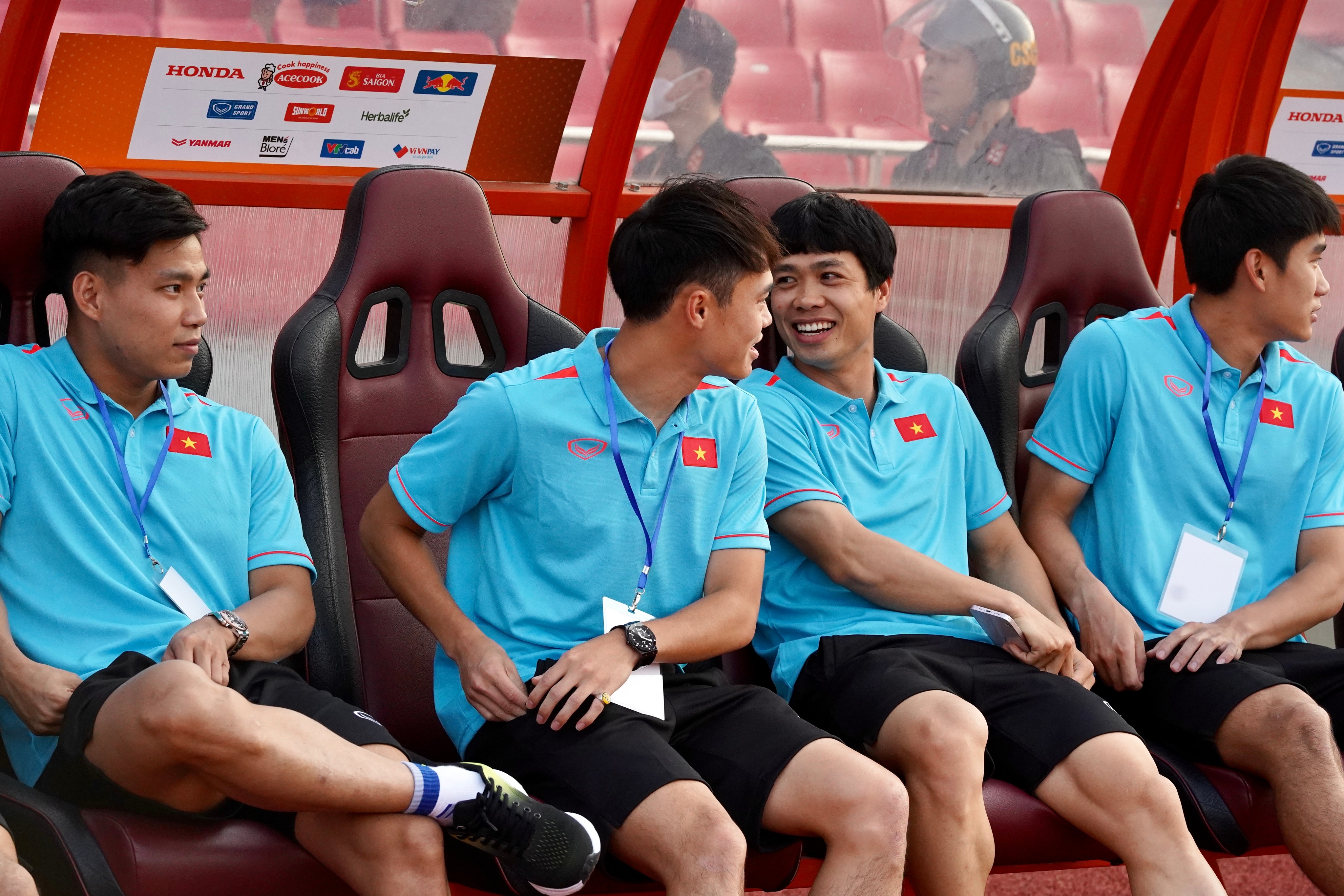 NHM Hải Phòng nhuộm đỏ sân Lạch Tray chào đón ĐT Việt Nam 7 NHM Hải Phòng nhuộm đỏ sân Lạch Tray chào đón ĐT Việt Nam 7