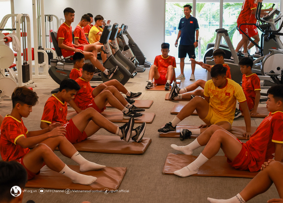 U17 Việt Nam đến Thái Lan, sẵn sàng cho trận ra quân tại VCK U17 châu Á 1 U17 Việt Nam đến Thái Lan, sẵn sàng cho trận ra quân tại VCK U17 châu Á 1