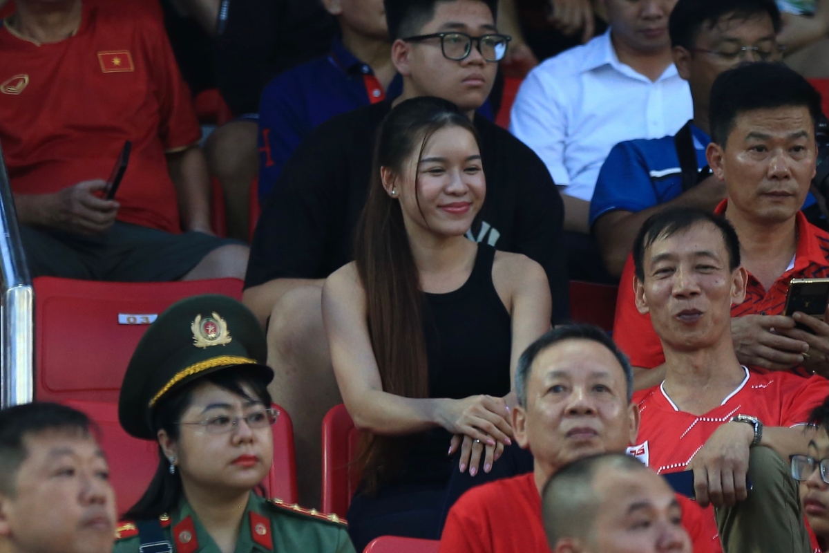 Khán đài đặc biệt của CĐV Việt Nam trước Hong Kong 2