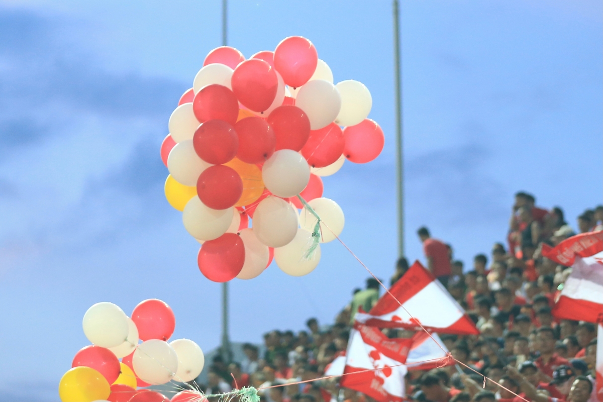 Khán đài đặc biệt của CĐV Việt Nam trước Hong Kong 4