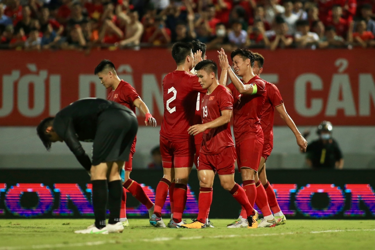 Yêu cầu của CĐV dành cho Quang Hải 7 Yêu cầu của CĐV dành cho Quang Hải 7