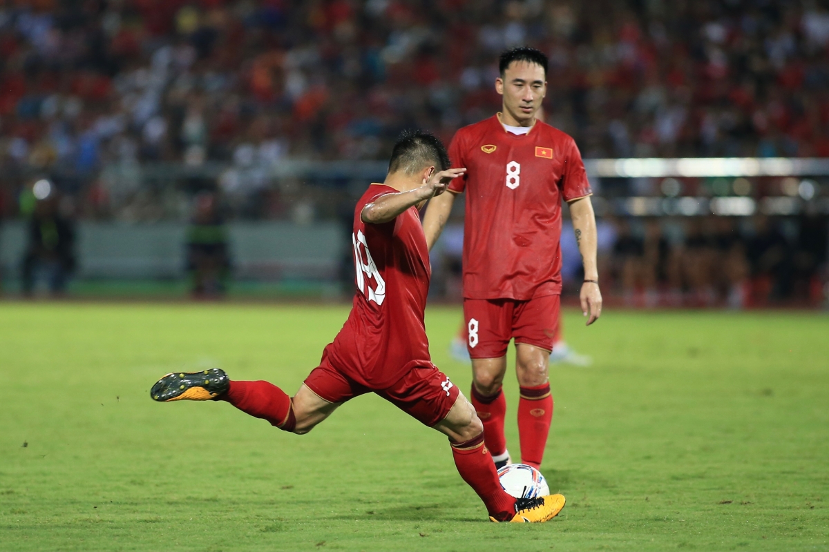 Yêu cầu của CĐV dành cho Quang Hải 10 Yêu cầu của CĐV dành cho Quang Hải 10