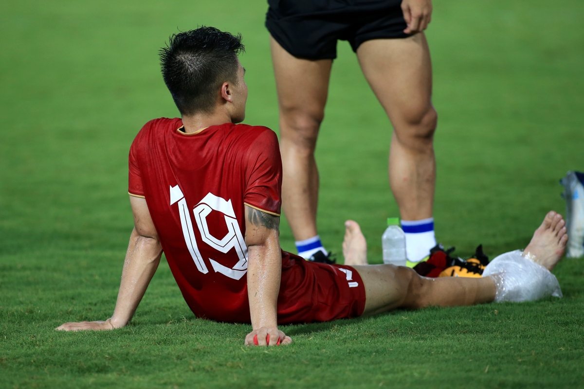 Yêu cầu của CĐV dành cho Quang Hải 13 Yêu cầu của CĐV dành cho Quang Hải 13