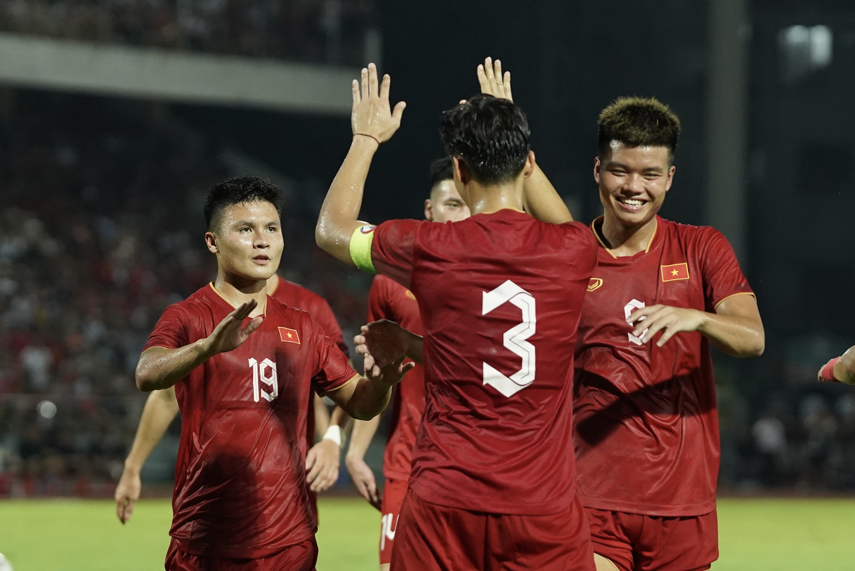 Nỗ lực của Quang Hải trong ngày ra mắt HLV Troussier 4