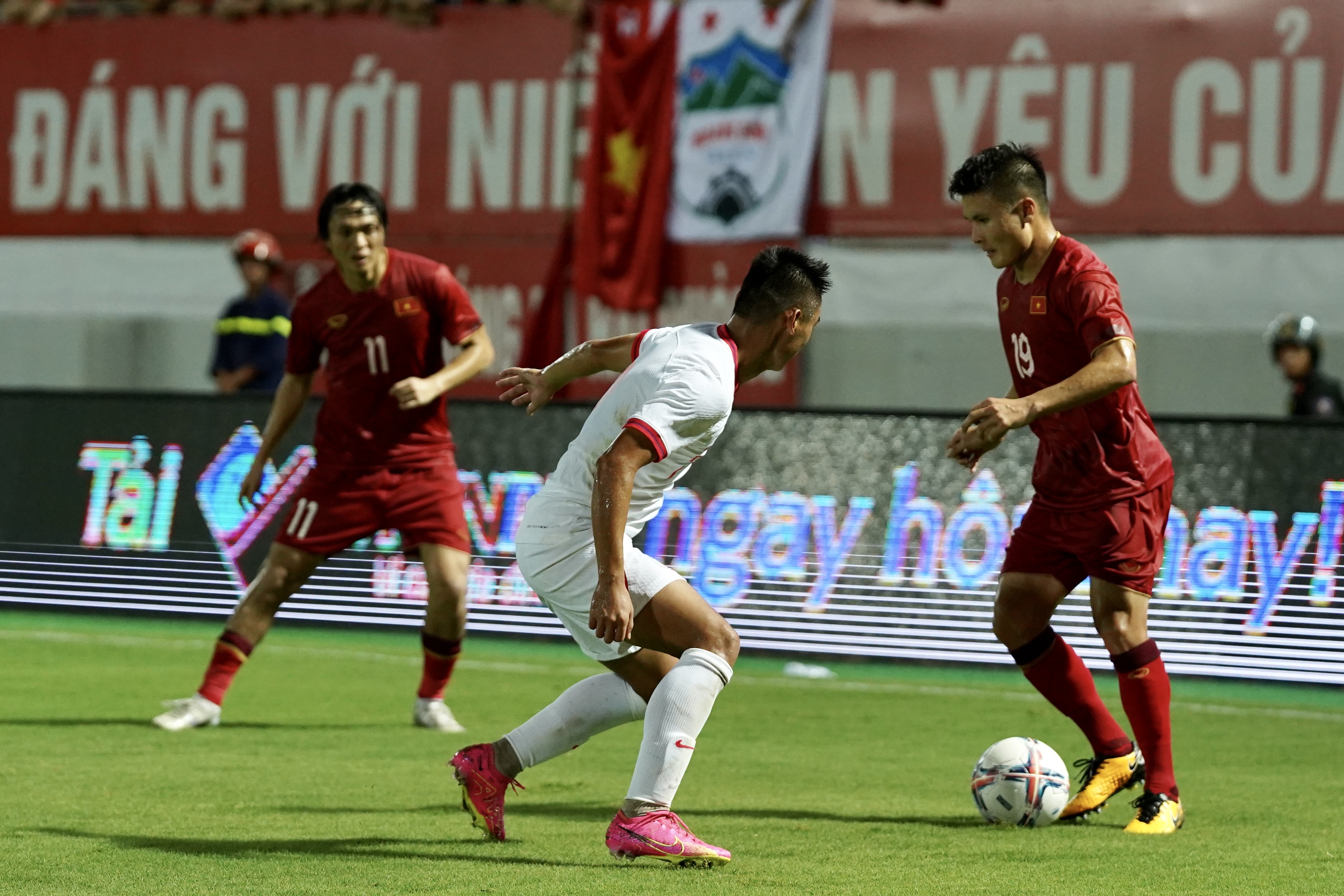 Nỗ lực của Quang Hải trong ngày ra mắt HLV Troussier 5