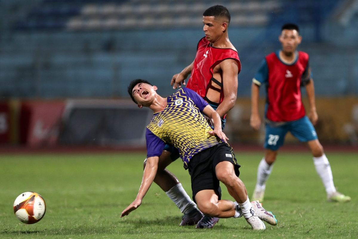 Văn Quyết góp mặt trong trận Hà Nội gặp Đà Nẵng 4