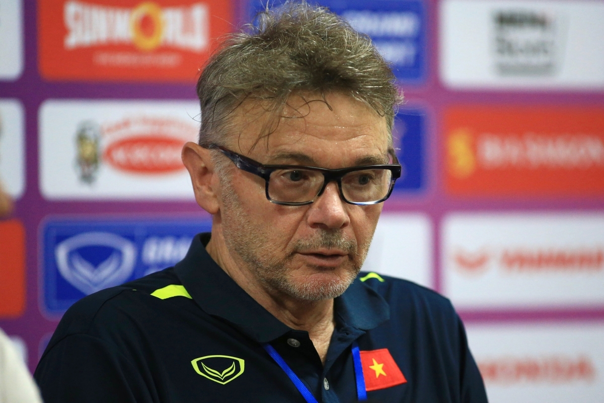 HLV Troussier nói gì sau kết quả bốc thăm vòng loại World Cup 2026 1