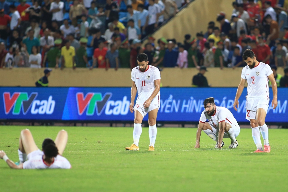 Màn ra mắt thành công của HLV Troussier cùng ĐT quốc gia Việt Nam 8 Màn ra mắt thành công của HLV Troussier cùng ĐT quốc gia Việt Nam 8