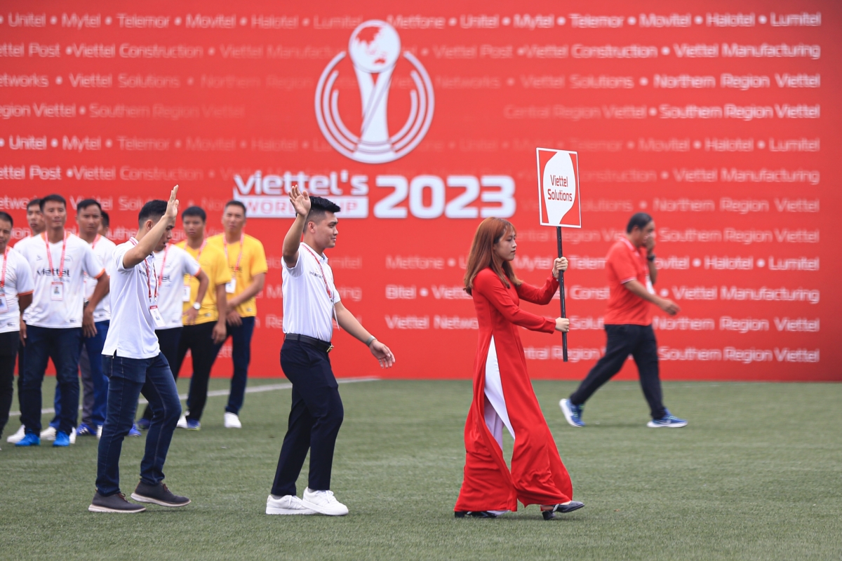 Giải World Cup đặc biệt tại sân tập của Hoàng Đức, Nhâm Mạnh Dũng 2