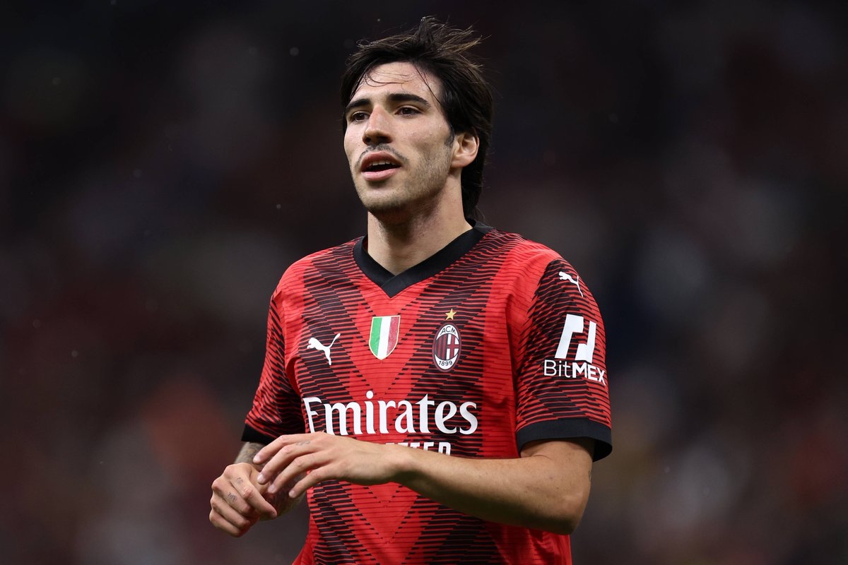 Newcastle chieu mo thanh cong Sandro Tonali