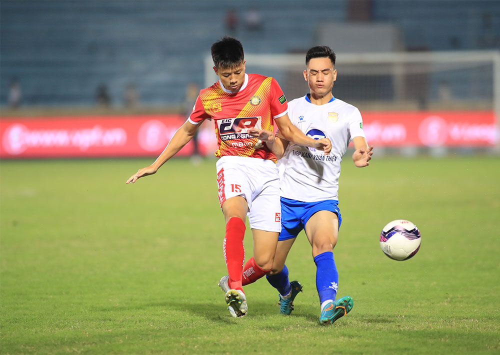 Trước vòng 12 V-League 2023 CAHN hút sự chú ý, HAGL dễ thở 2 Trước vòng 12 V-League 2023 CAHN hút sự chú ý, HAGL dễ thở 2