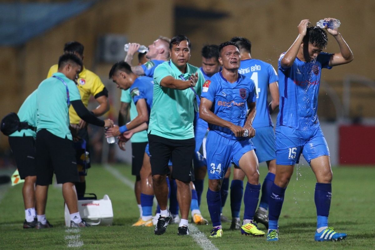 Bàn thắng đặc biệt của cầu thủ 9 năm mới trở lại sân cỏ 3 Bàn thắng đặc biệt của cầu thủ 9 năm mới trở lại sân cỏ 3