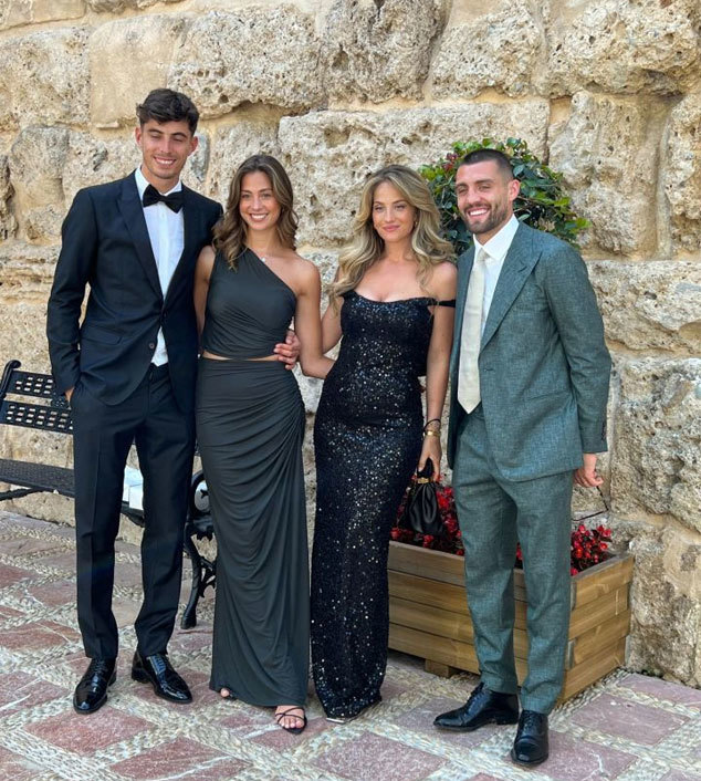 Mateo Kovacic va Kai Havertz den chung vui voi dong doi o Chelsea nhung nhieu kha nang ho se chia tay The Blues o mua toi. Kovacic toi Man City con Havertz cap ben Man City.