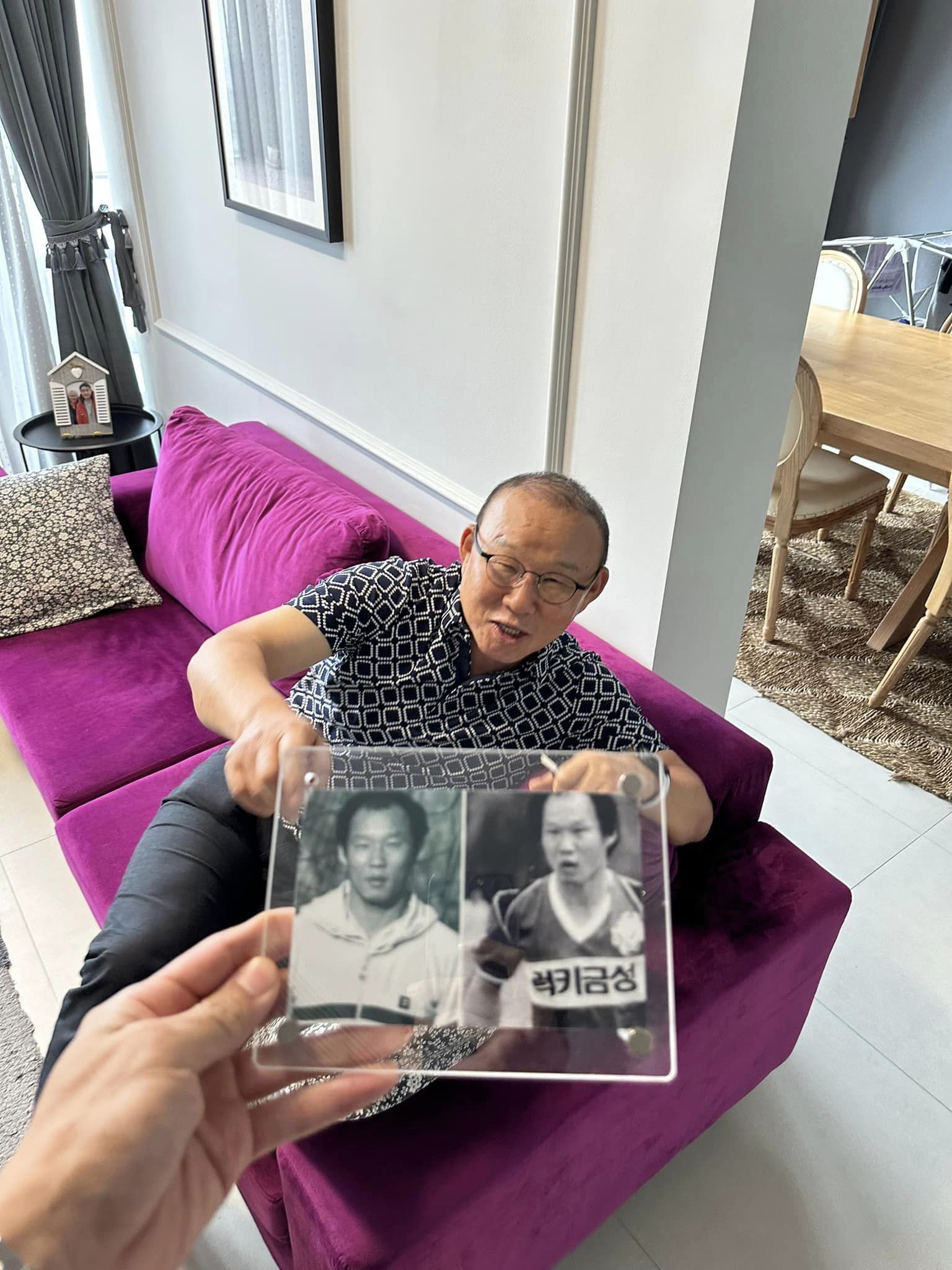 Tới thăm nhà HLV Park Hang Seo, Đoàn Văn Hậu được khen đẹp trai 3 Tới thăm nhà HLV Park Hang Seo, Đoàn Văn Hậu được khen đẹp trai 3