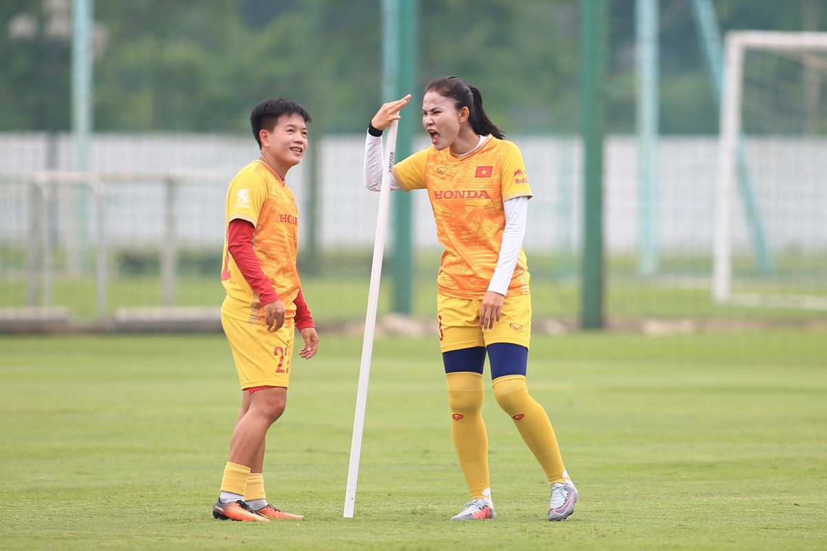 ĐT nữ Việt Nam đối mặt bài toán khó trước ngày lên đường dự World Cup 8