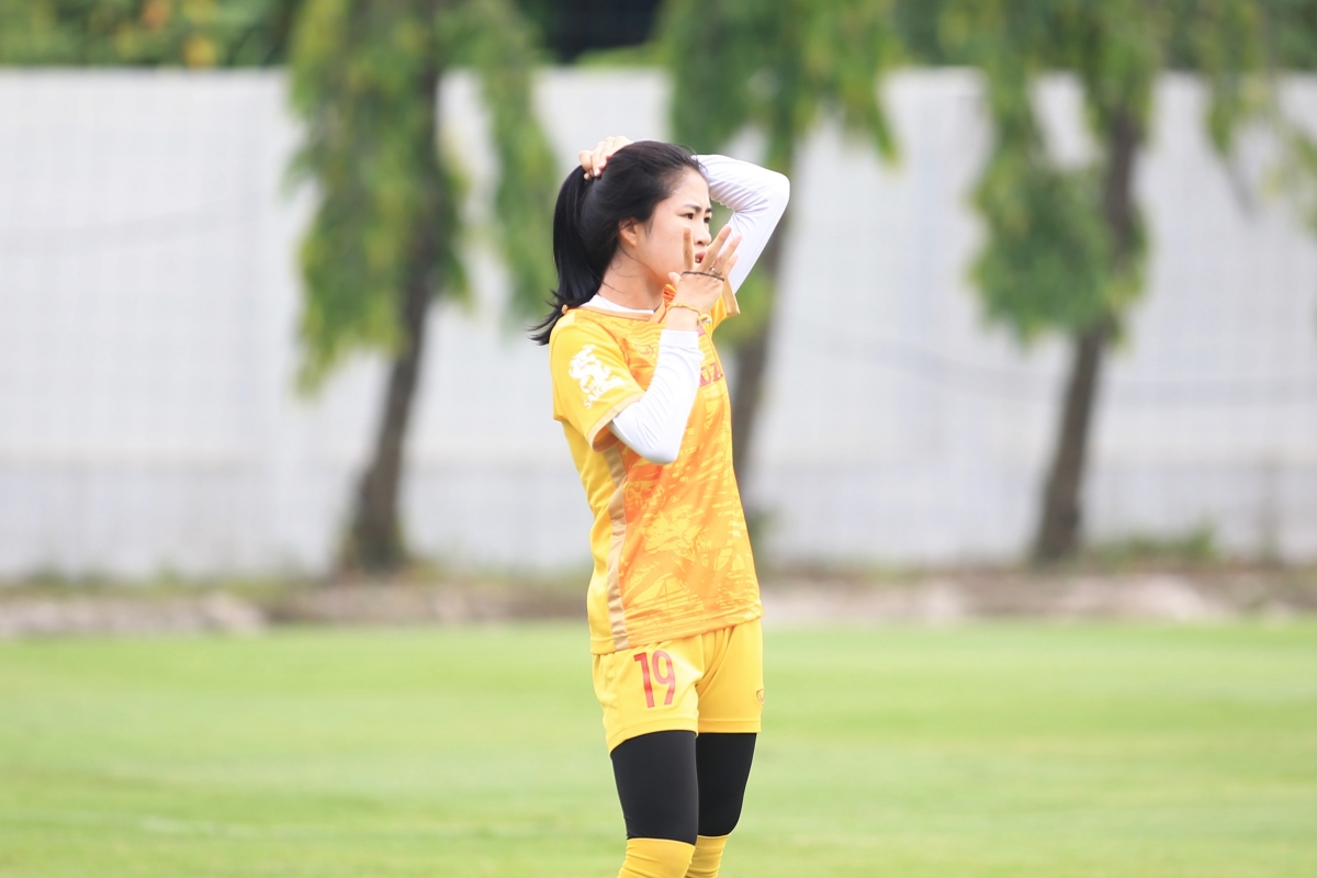 ĐT nữ Việt Nam đối mặt bài toán khó trước ngày lên đường dự World Cup 10
