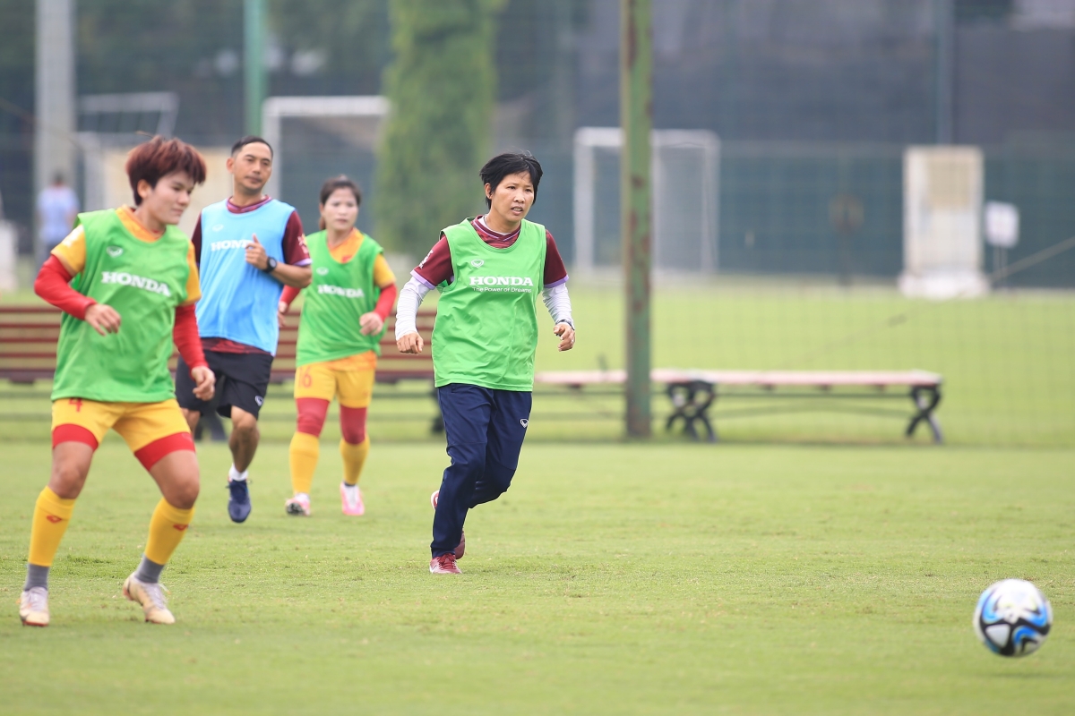 ĐT nữ Việt Nam đối mặt bài toán khó trước ngày lên đường dự World Cup 14