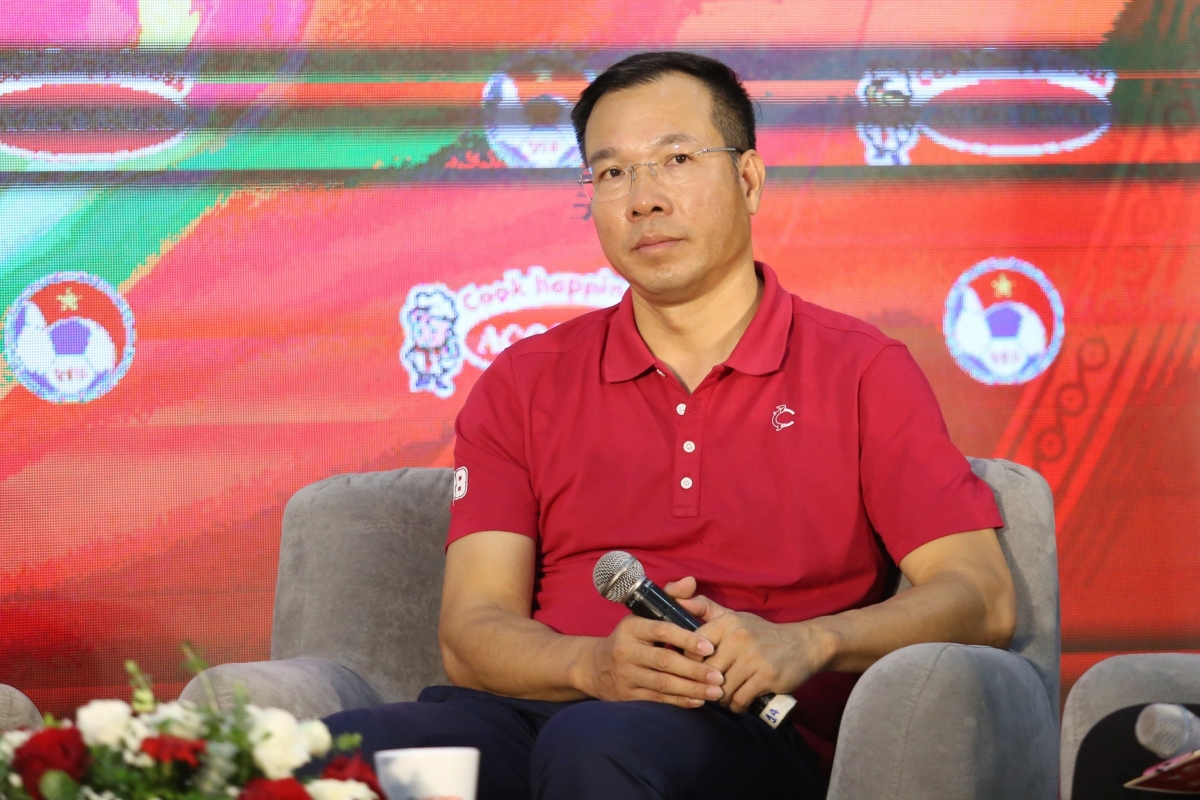 ĐT nữ Việt Nam nhận lời khuyên đặc biệt từ Hoàng Xuân Vinh, Nguyễn Thuý Hiền 1 ĐT nữ Việt Nam nhận lời khuyên đặc biệt từ Hoàng Xuân Vinh, Nguyễn Thuý Hiền 1