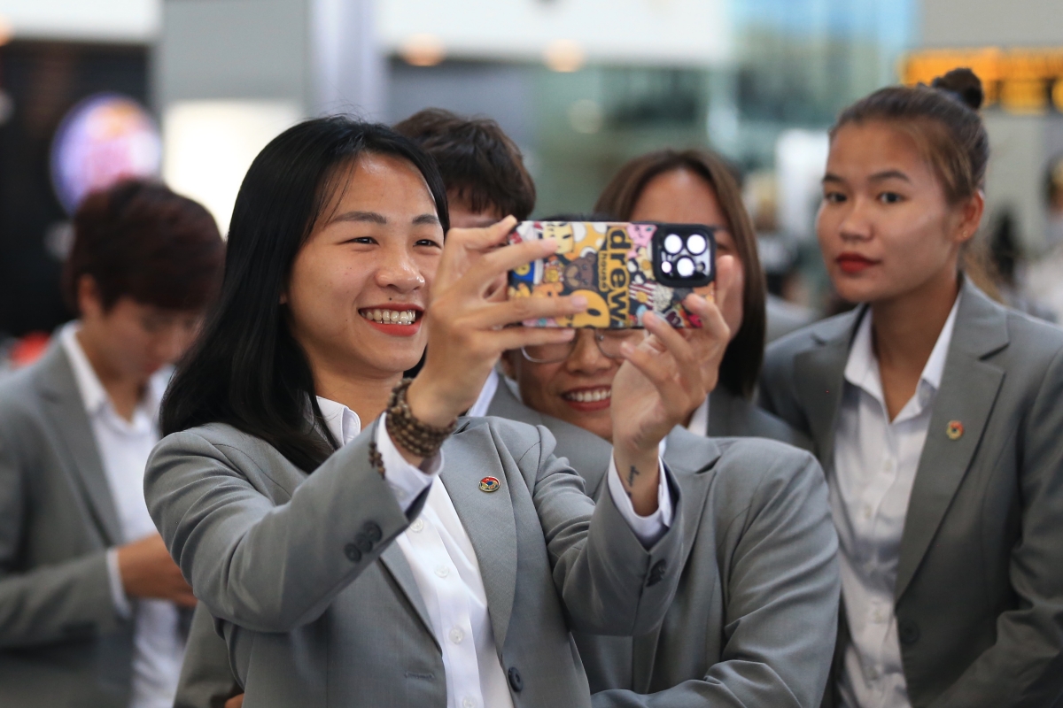 ĐT nữ Việt Nam lên đường sang New Zealand dự World Cup 13