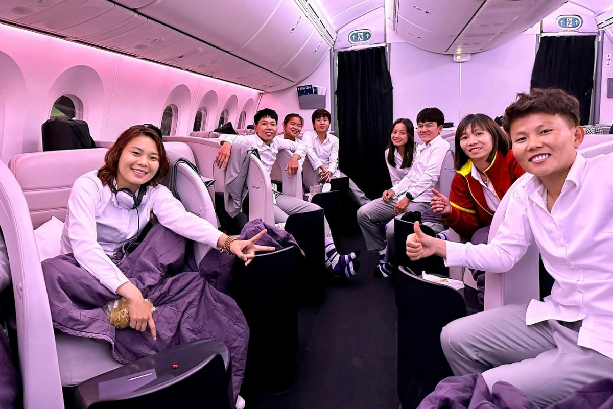 dT nu Viet Nam dat chan toi Aukland New Zealand