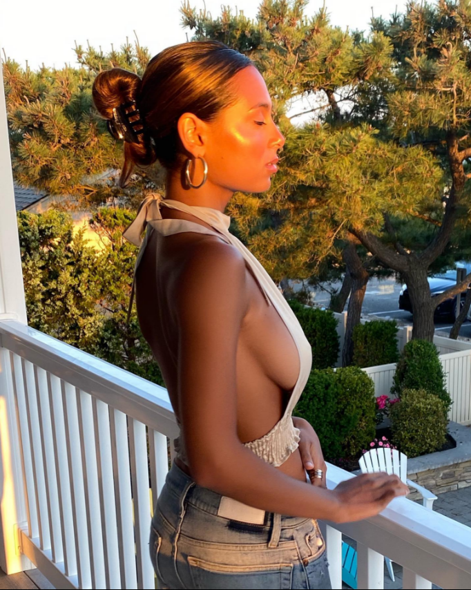 Cận cảnh nhan sắc bạn gái tin đồn của Mason Mount 4