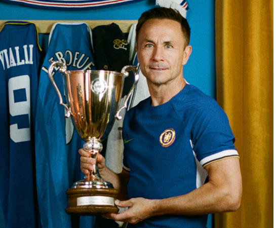 Chelsea ra mắt áo đấu mới không có nhà tài trợ 1