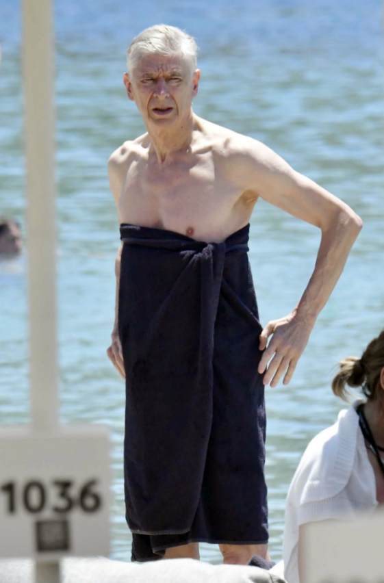 HLV Arsene Wenger và người đẹp bí ẩn trong kỳ nghỉ 6