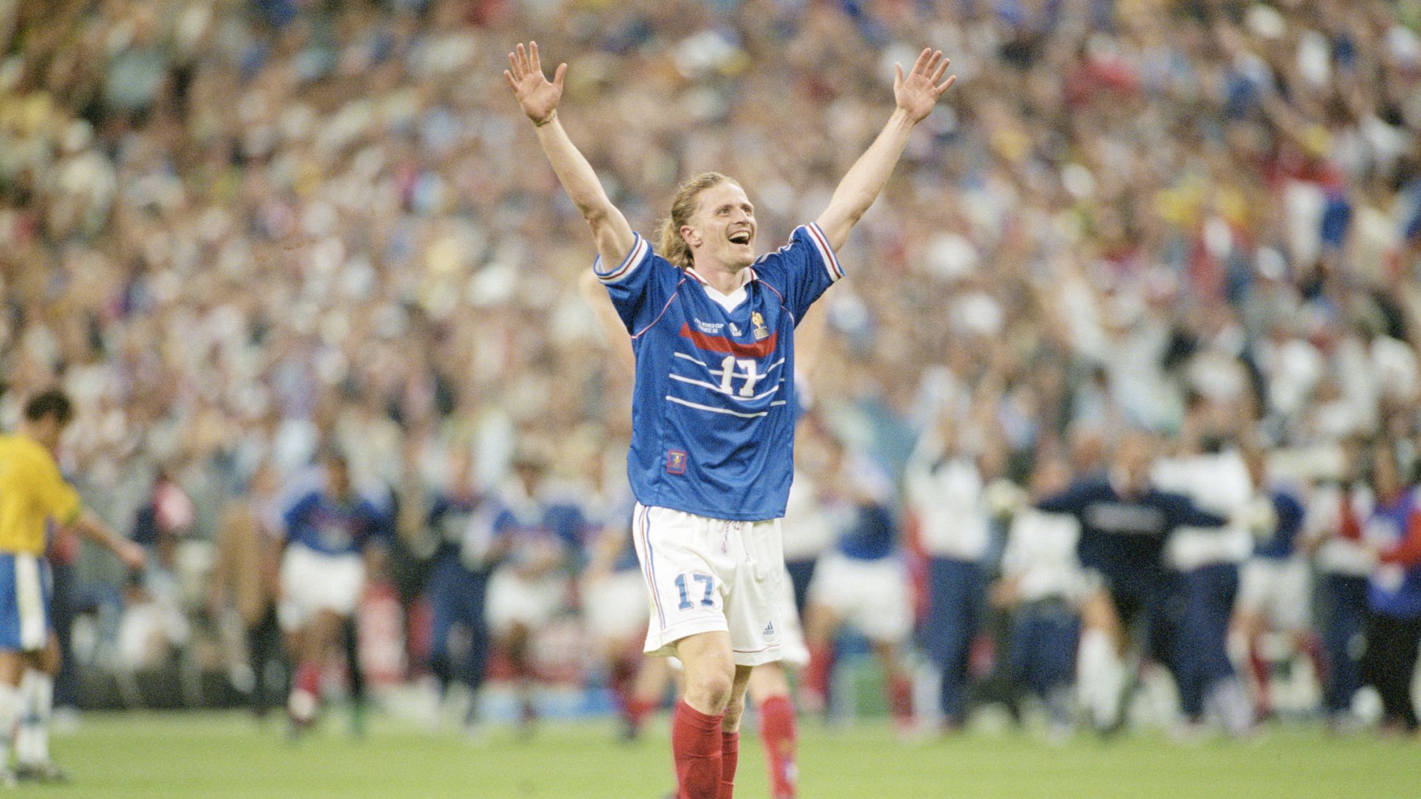 Emmanuel Petit “Chúa lấy đi anh trai của tôi vì ngài muốn tôi làm được điều gì đó trong bóng đá” 5 Emmanuel Petit “Chúa lấy đi anh trai của tôi vì ngài muốn tôi làm được điều gì đó trong bóng đá” 5