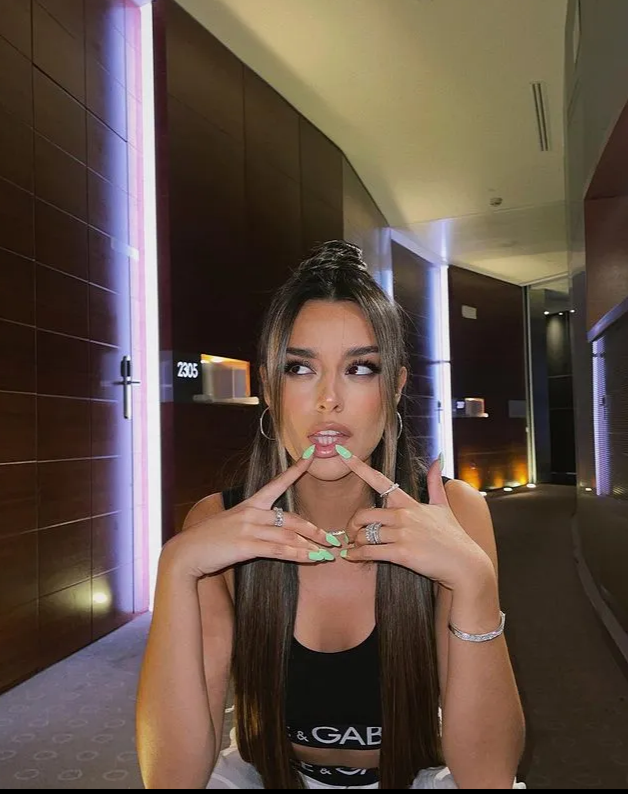 Bạn gái Sergio Reguilon gây sốt trên MXH 4