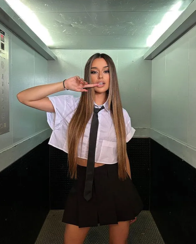 Bạn gái Sergio Reguilon gây sốt trên MXH 1