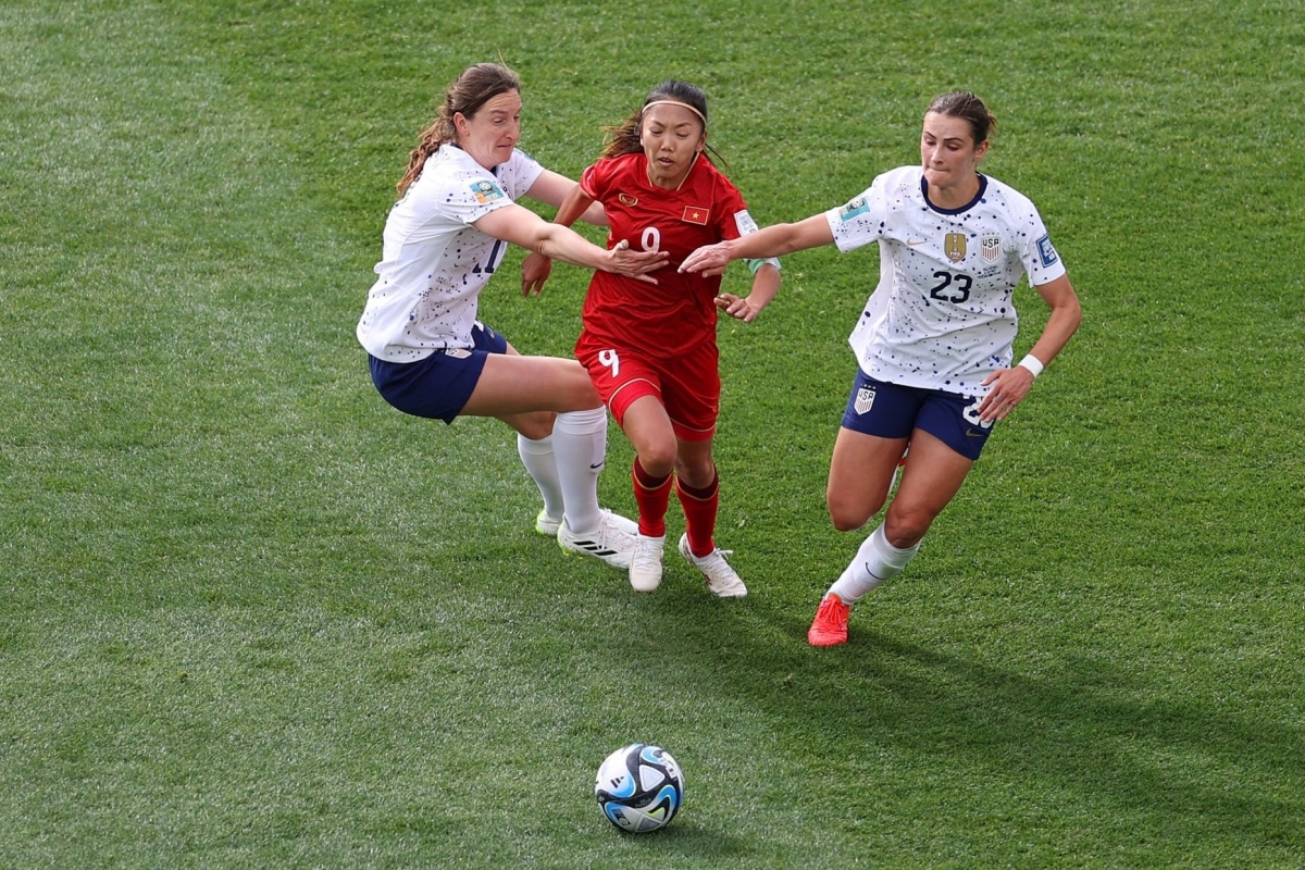 ĐT nữ Việt Nam đấu Mỹ với những chiếc băng quấn chặt 7