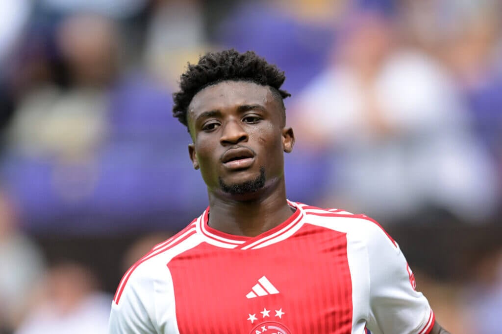 Brighton vượt mặt Chelsea trong thương vụ chiêu mộ sao Ajax 1