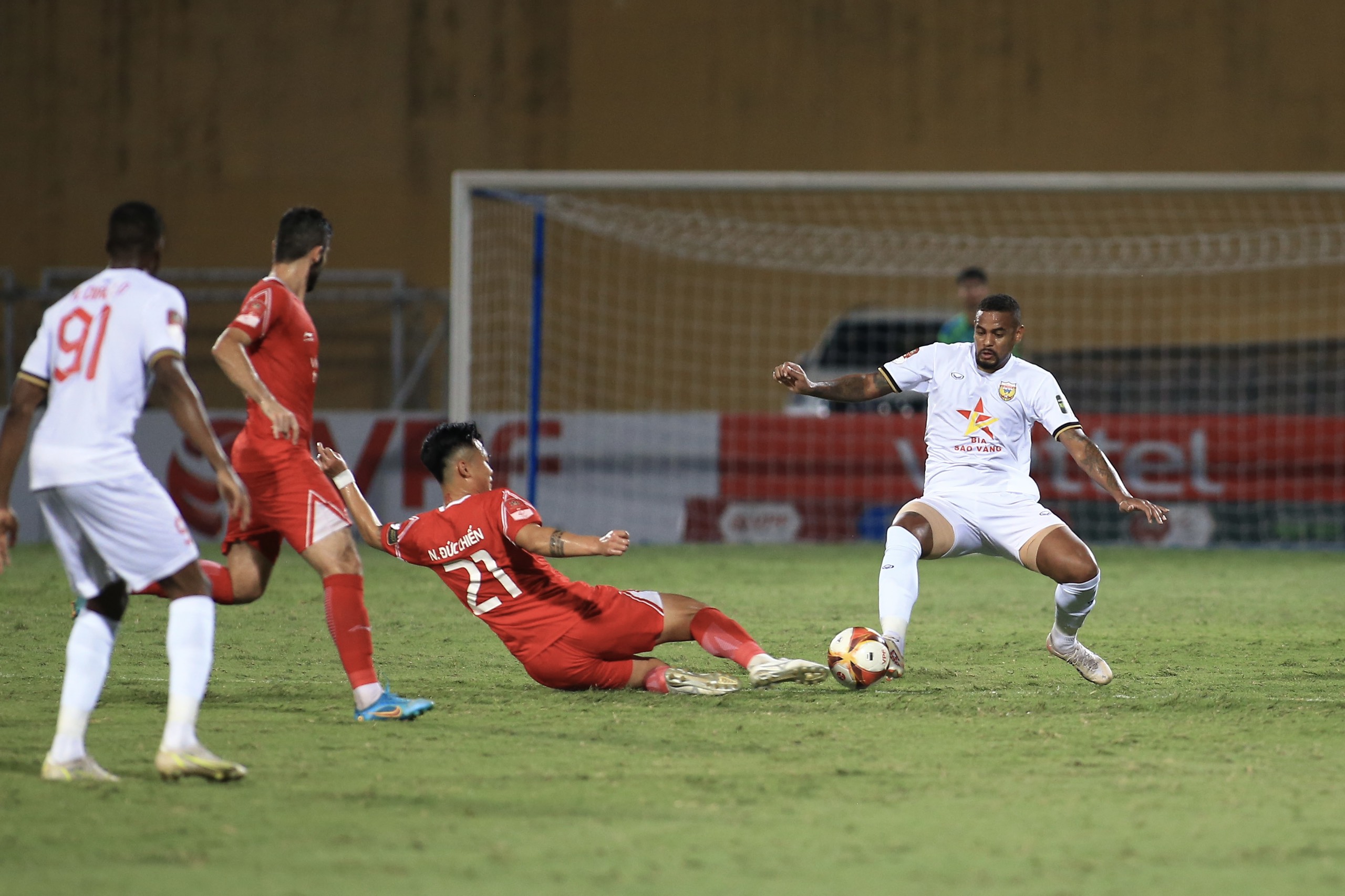 Cận cảnh tình huống check VAR đầu tiên ở VLeague 2023 1