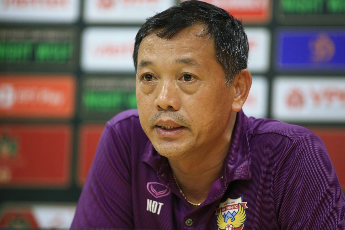 Tro ly Nguyen duc Thang cua CLB Ha Tinh