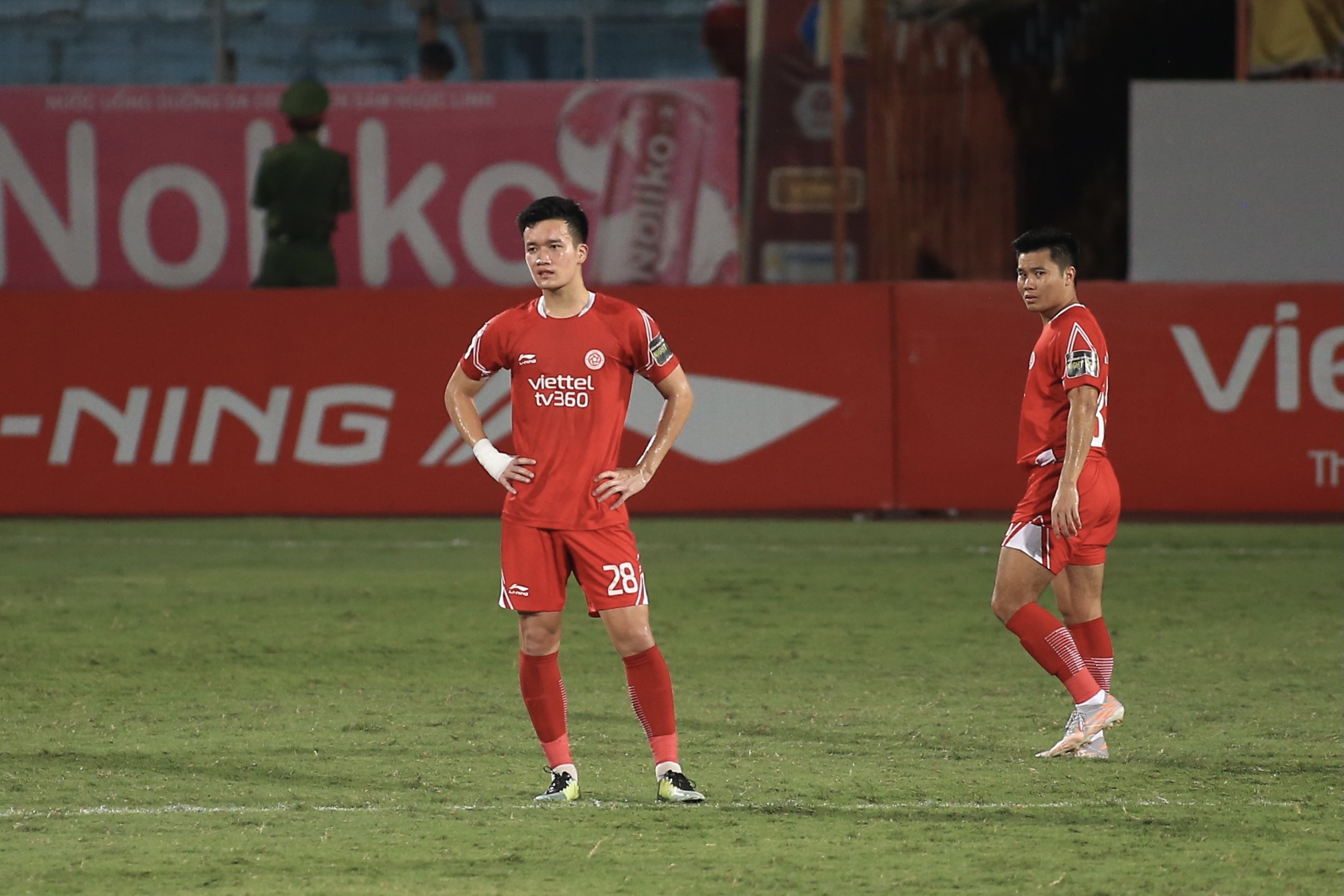 VAR kiem tra ban thang cua Hoang duc 