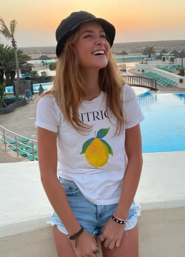 Chiêm ngưỡng nhan sắc bạn gái Rasmus Hojlund 7