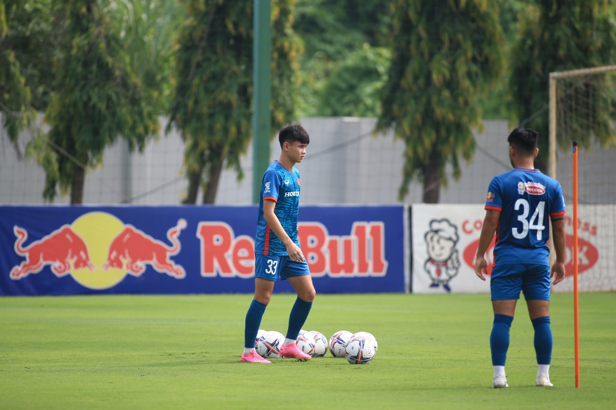 Thể hình ấn tượng của tiền đạo U23 Việt Nam đang chơi bóng tại Hàn Quốc 7 Thể hình ấn tượng của tiền đạo U23 Việt Nam đang chơi bóng tại Hàn Quốc 7