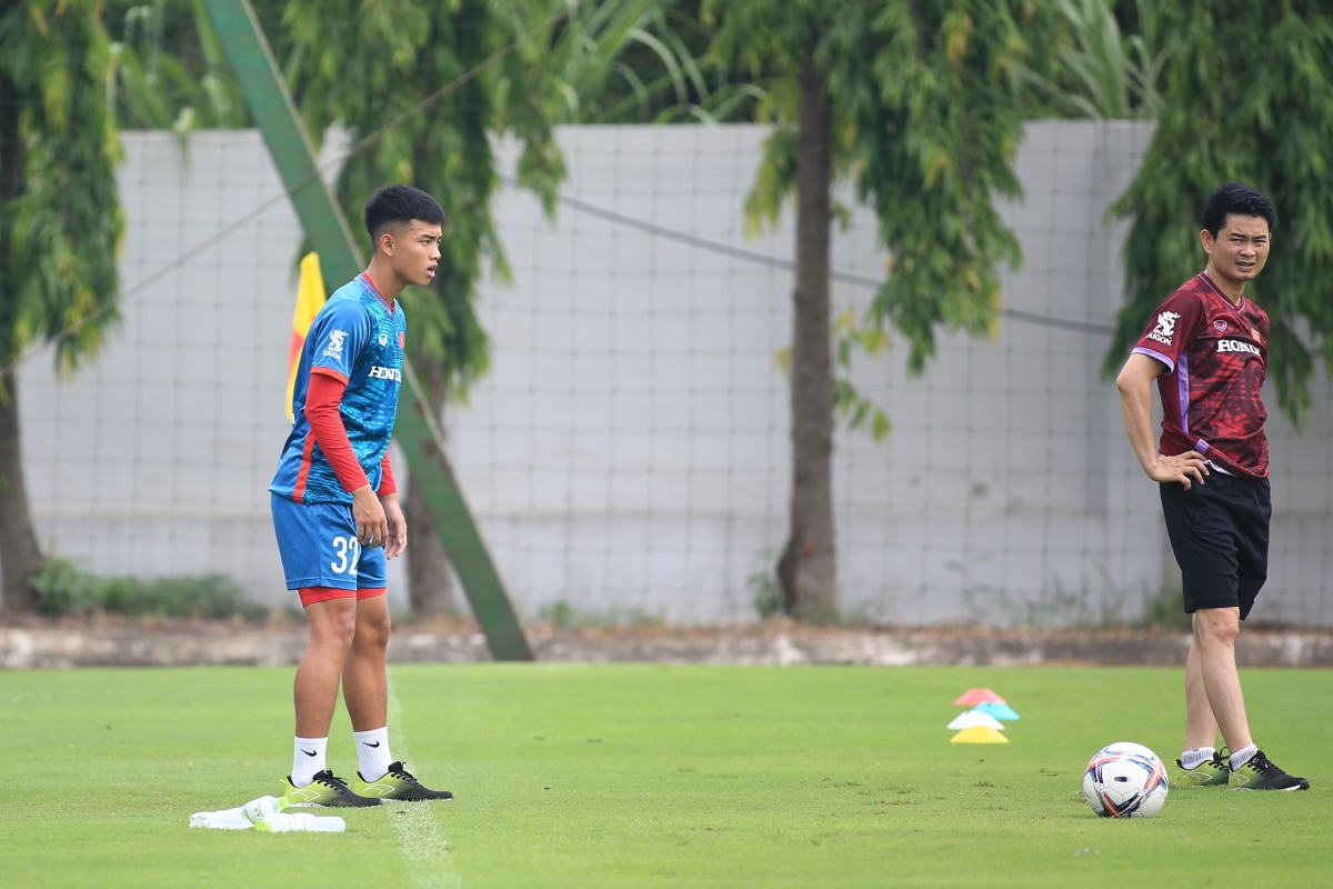 Thể hình ấn tượng của tiền đạo U23 Việt Nam đang chơi bóng tại Hàn Quốc 4 Thể hình ấn tượng của tiền đạo U23 Việt Nam đang chơi bóng tại Hàn Quốc 4