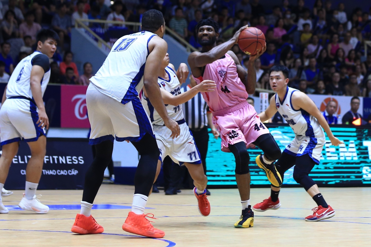 Mặc trang phục Blackpink, Hanoi Buffaloes thắng trận thứ 7 liên tiếp 2