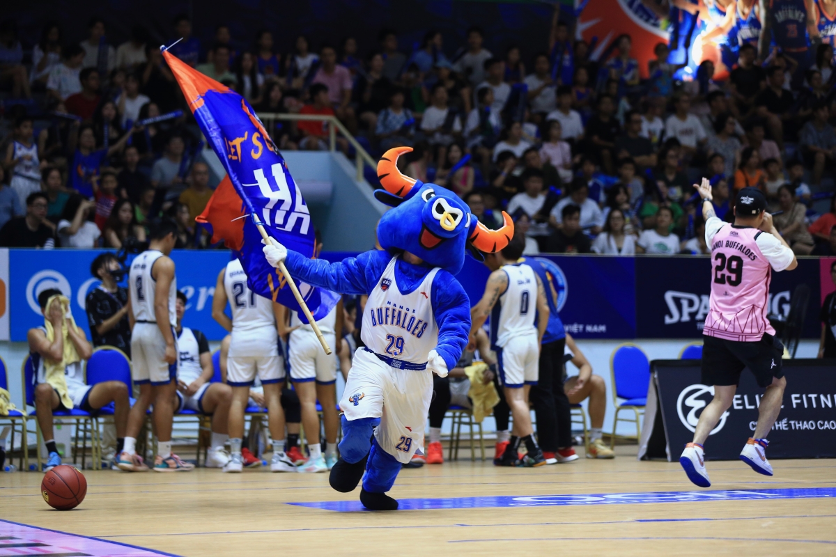 Mặc trang phục Blackpink, Hanoi Buffaloes thắng trận thứ 7 liên tiếp 8