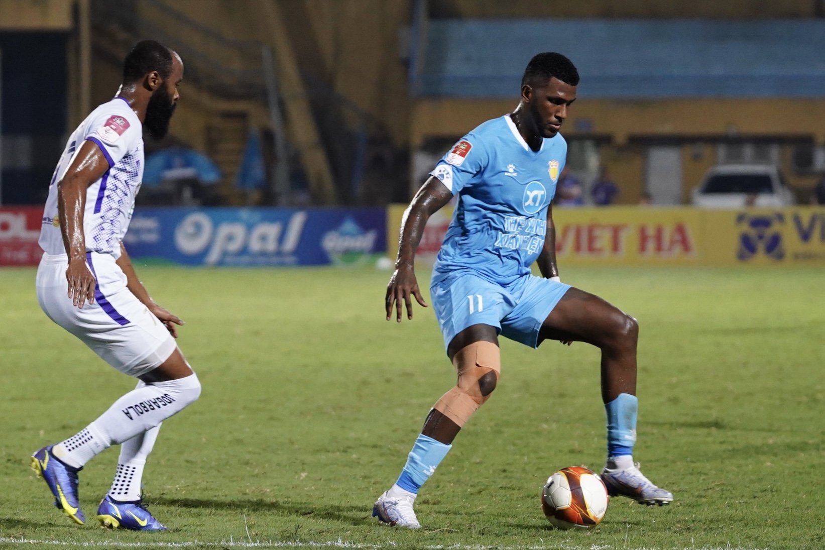 Nỗ lực bất thành của Hồng Duy và CLB Nam Định 4 Nỗ lực bất thành của Hồng Duy và CLB Nam Định 4